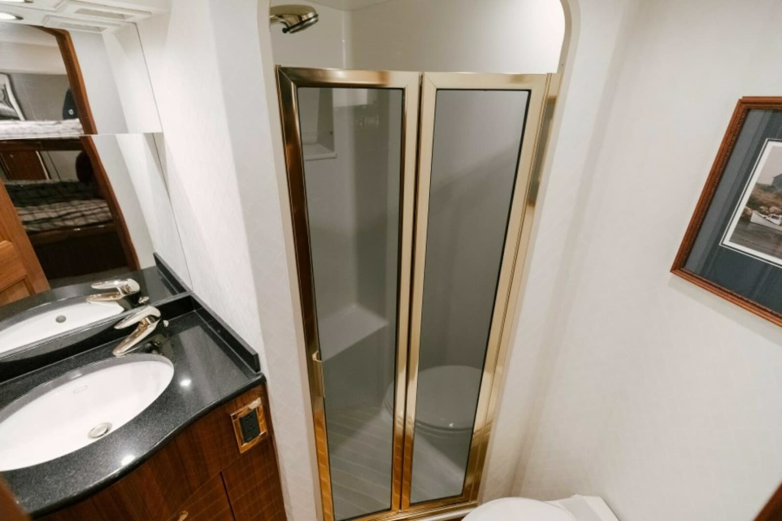 2006 Viking 74 Enclosed Bridge - Photo 35