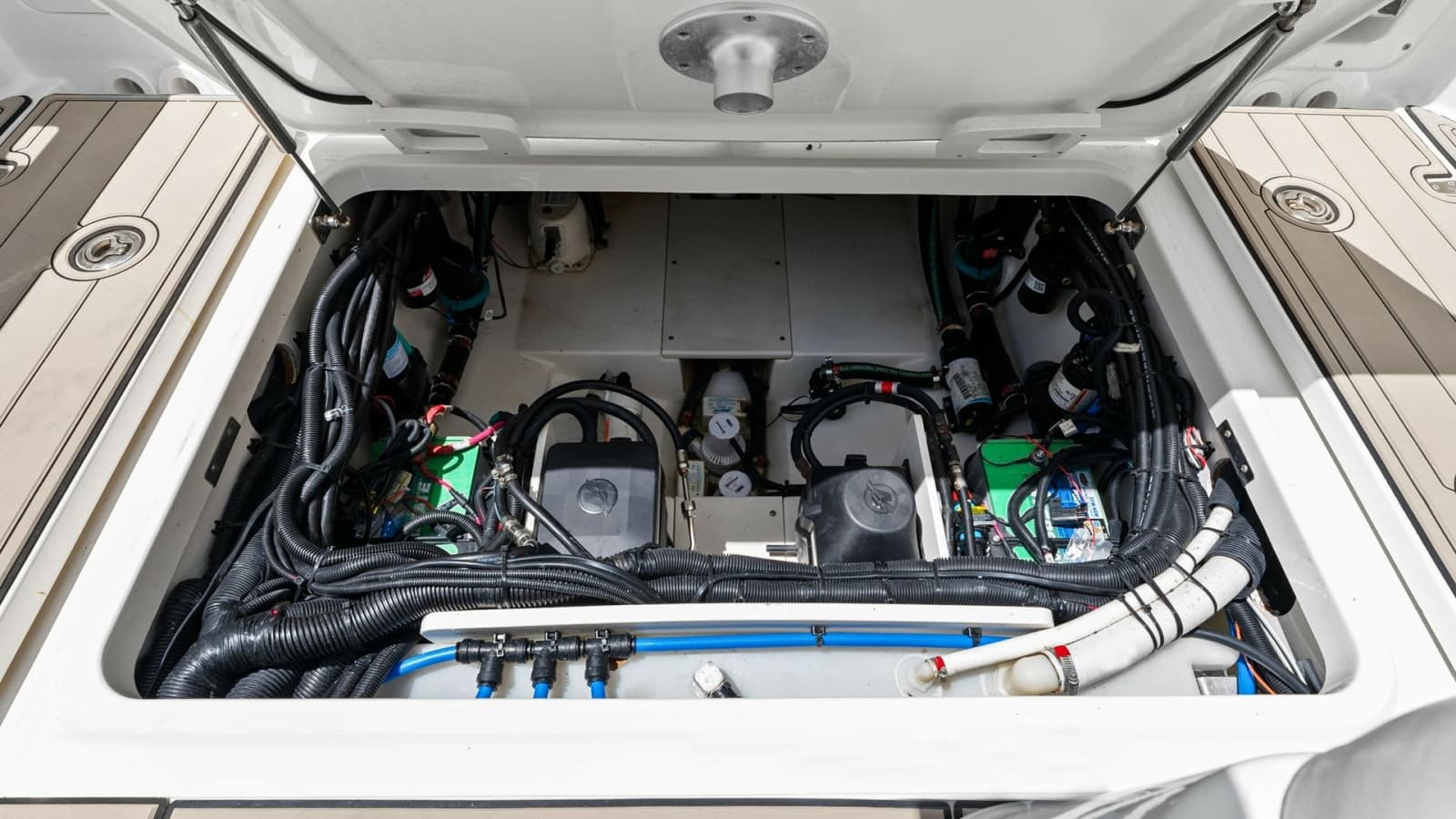 2019 Boston Whaler 320 Vantage - Photo 40