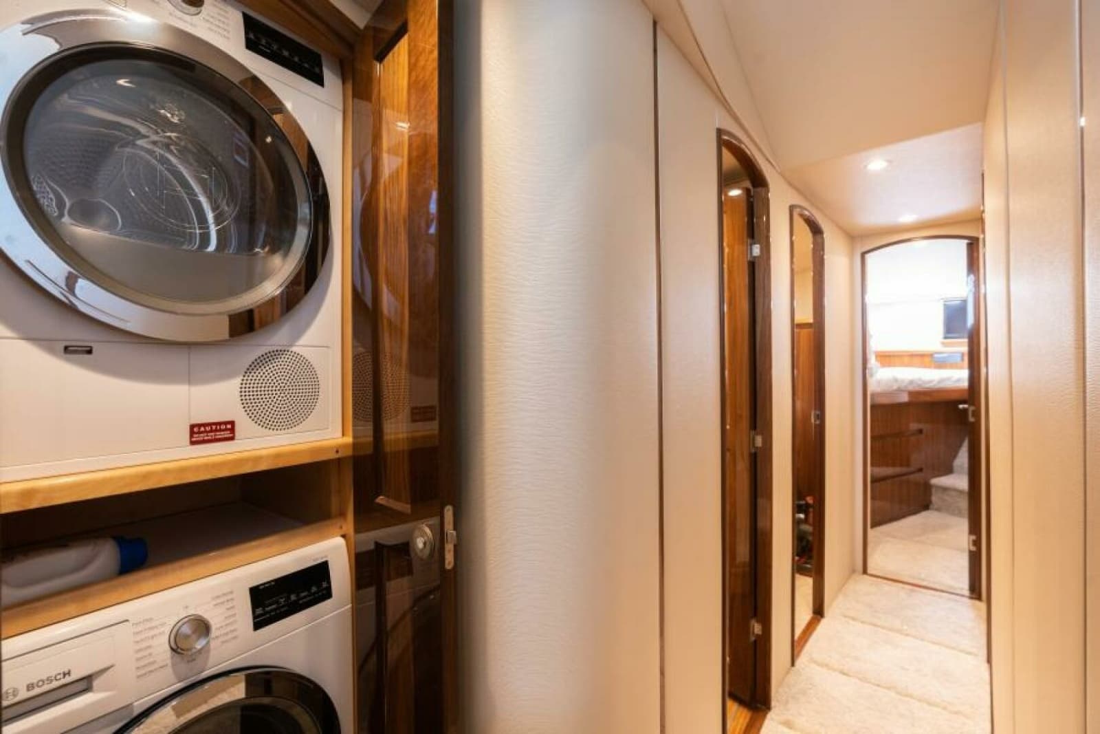 2019 Viking 48 Convertible - Photo 15