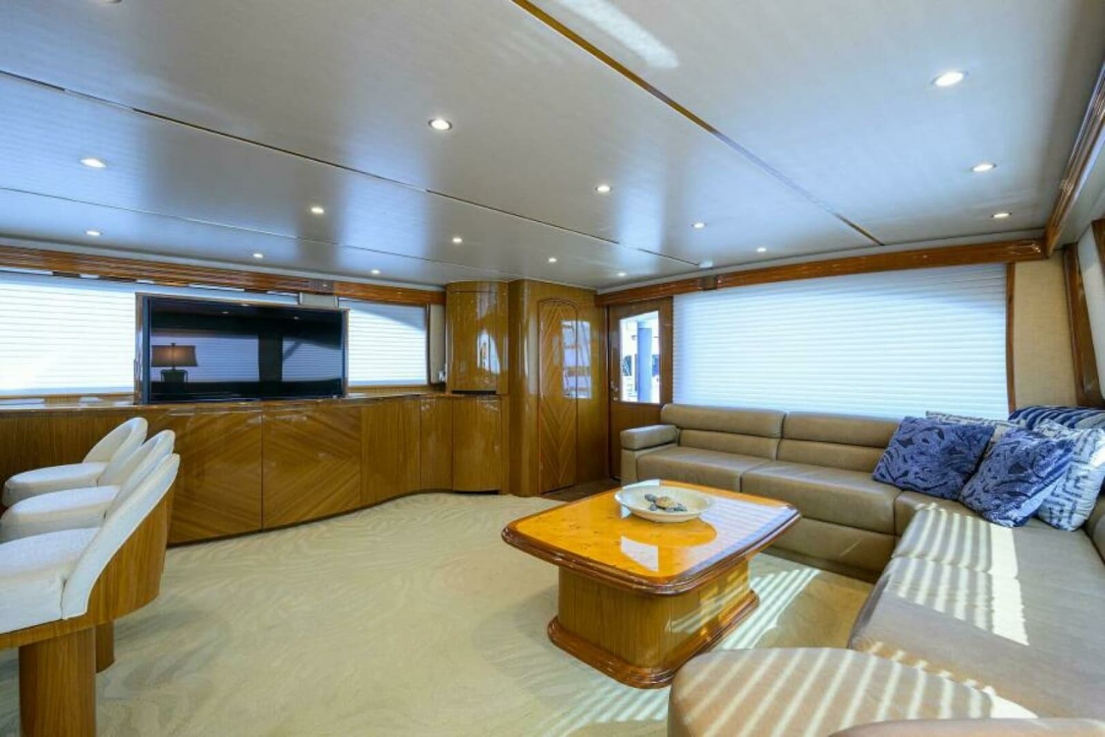 2013 Viking 82 Convertible - Photo 5
