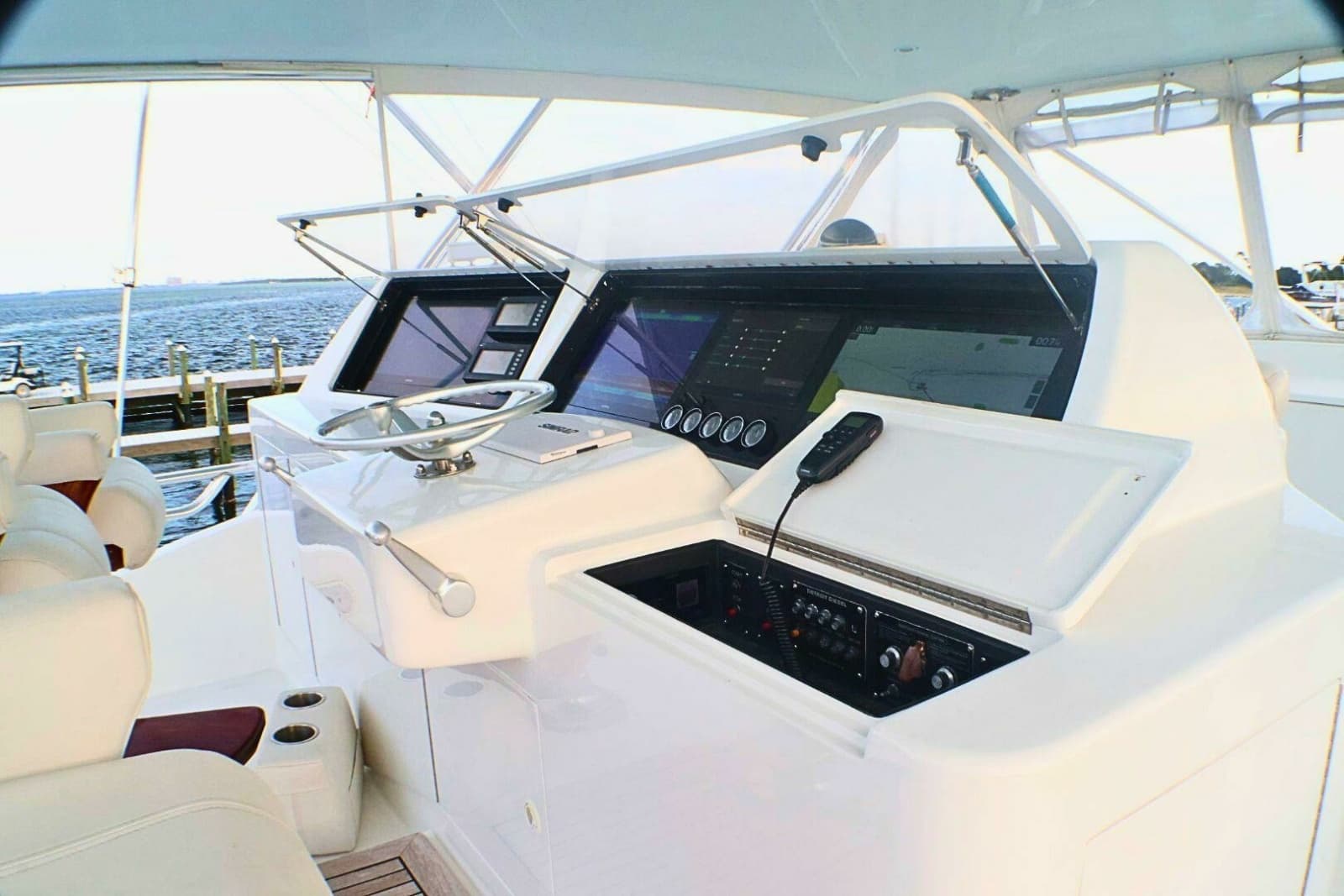 2001 Donzi 73 Sport Yacht - Photo 50