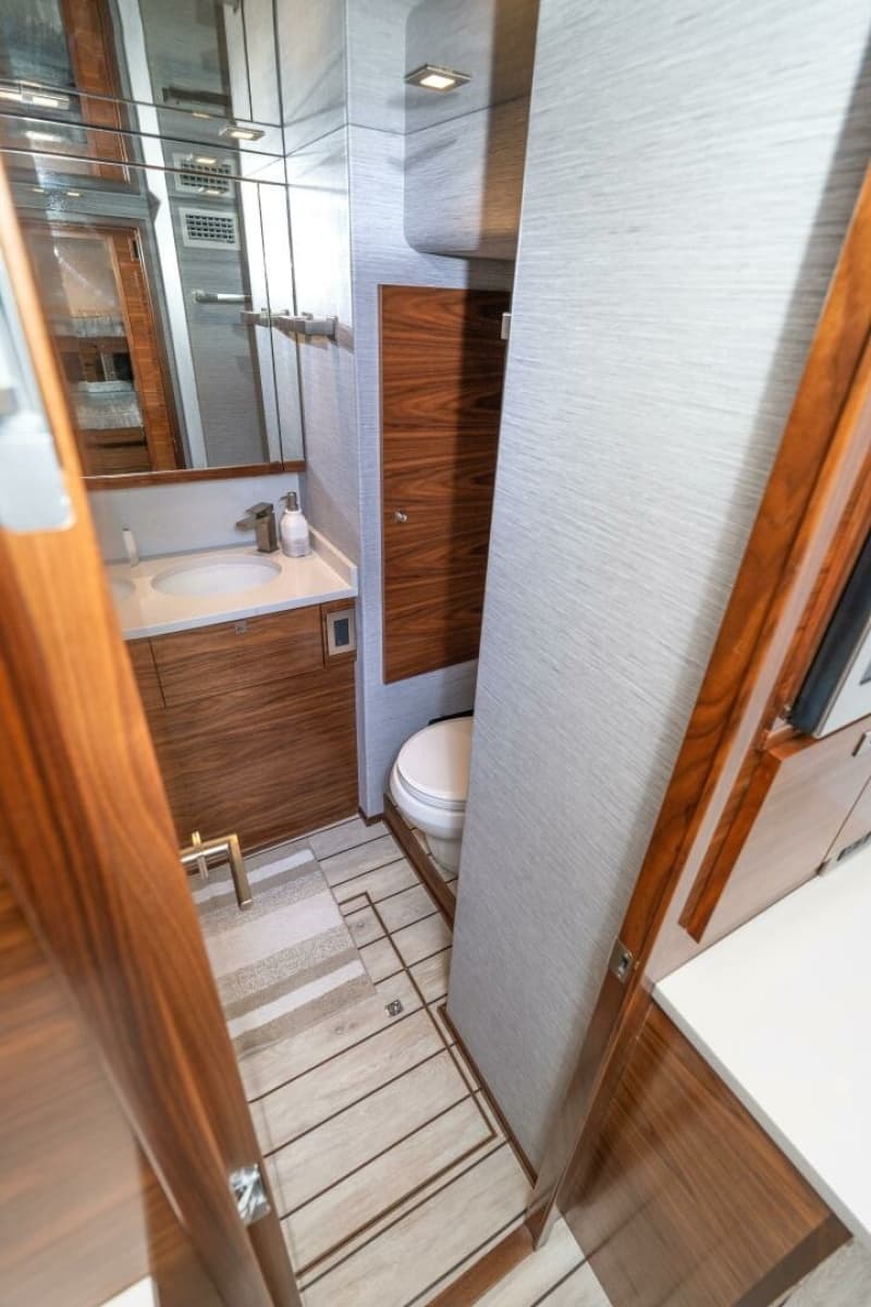 2025 Viking 90C - Photo 67