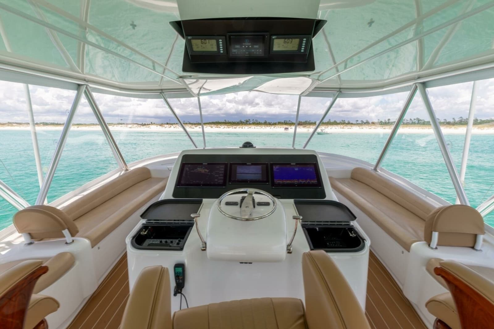 2015 Viking 70 Convertible - Photo 5