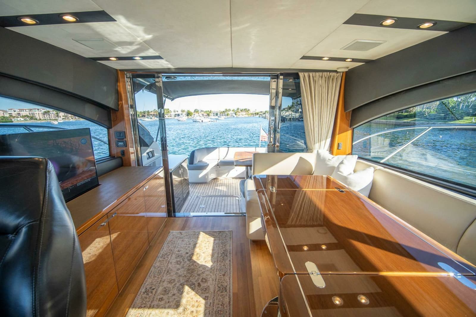 2016 Princess V48 - Photo 9