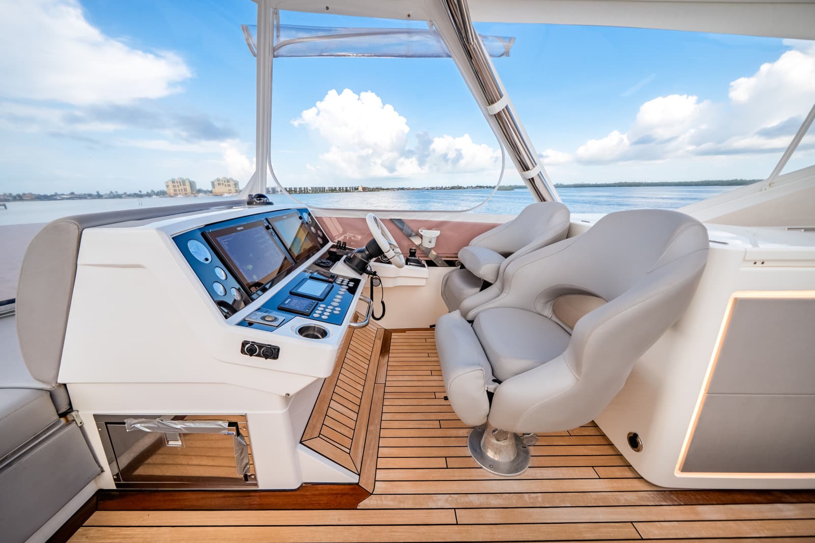 2019 Sunseeker 76 Flybridge - Photo 45