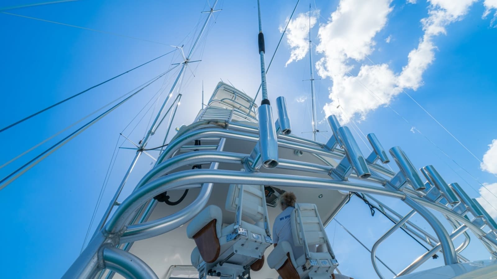 2005 Viking 61 Convertible - Photo 58