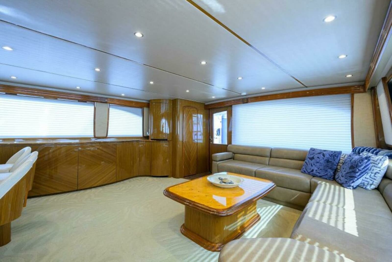 2013 Viking 82 Convertible - Photo 4