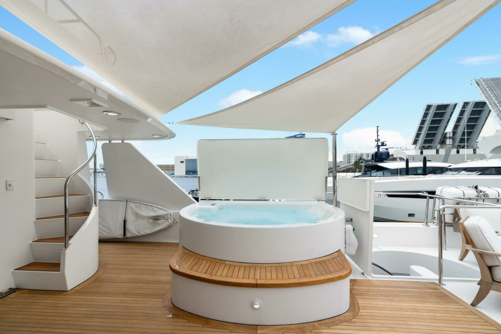2004 Westport 130 Tri-Deck Motor Yacht - Photo 43