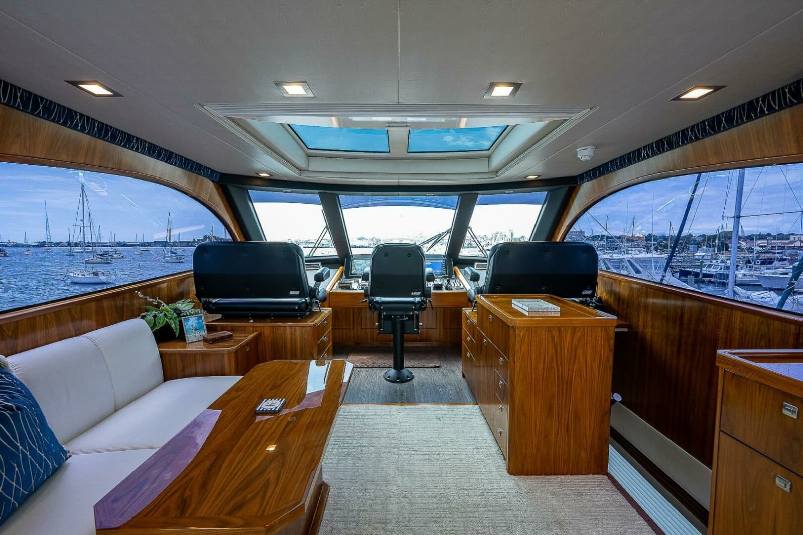 2017 Viking 75 Motoryacht - Photo 44