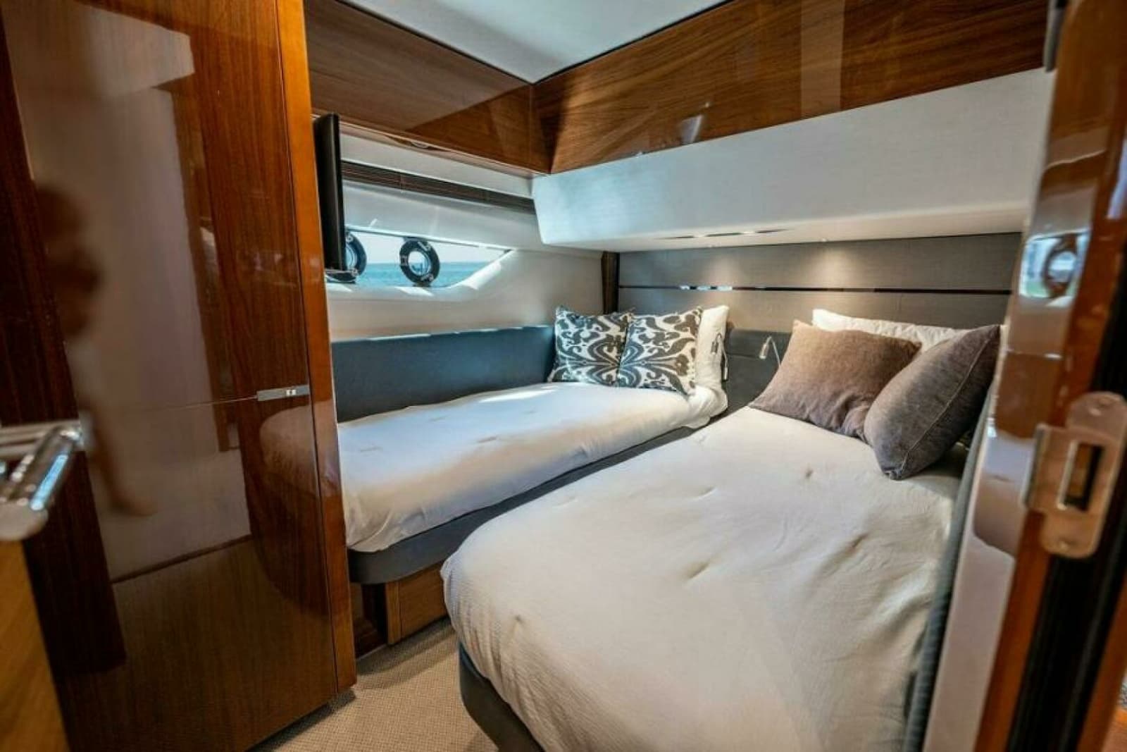 2016 Princess S65 - Photo 14