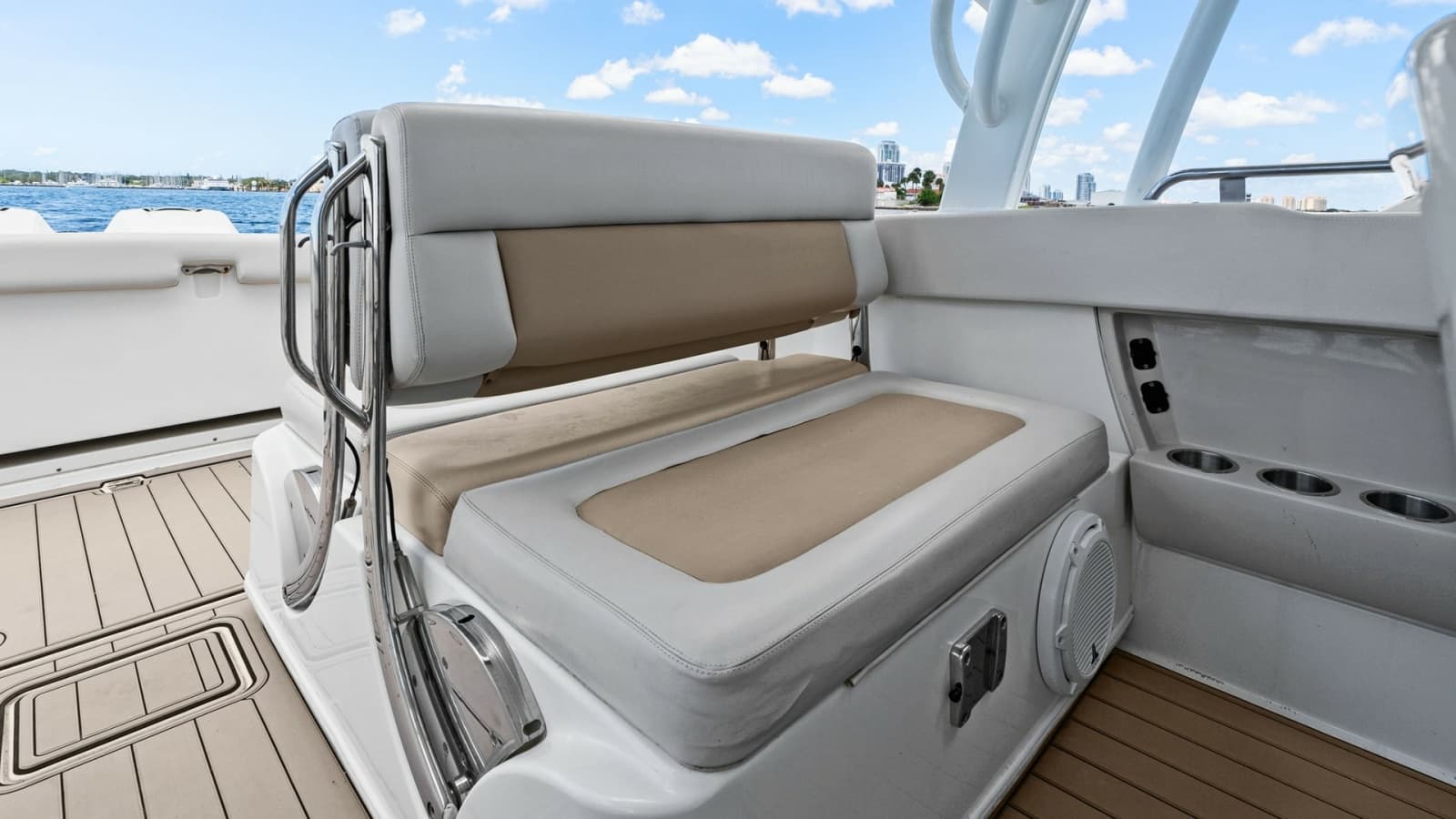 2019 Boston Whaler 320 Vantage - Photo 19