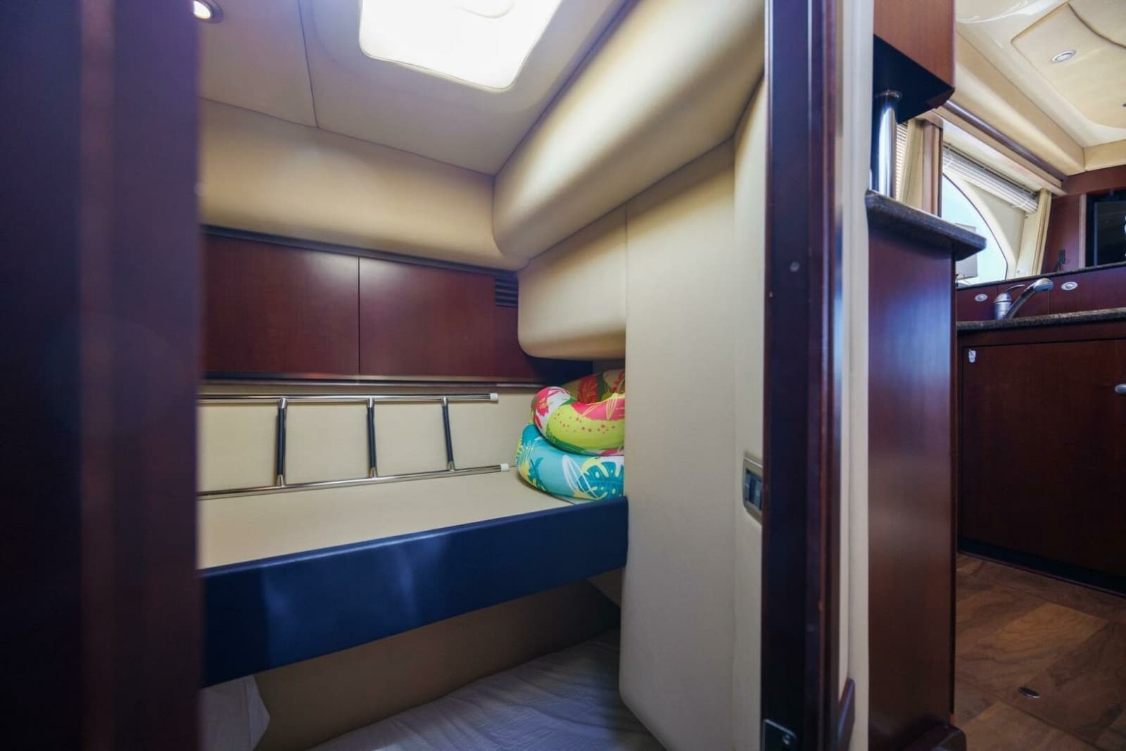 2006 Sea Ray 52 Sedan Bridge - Photo 37