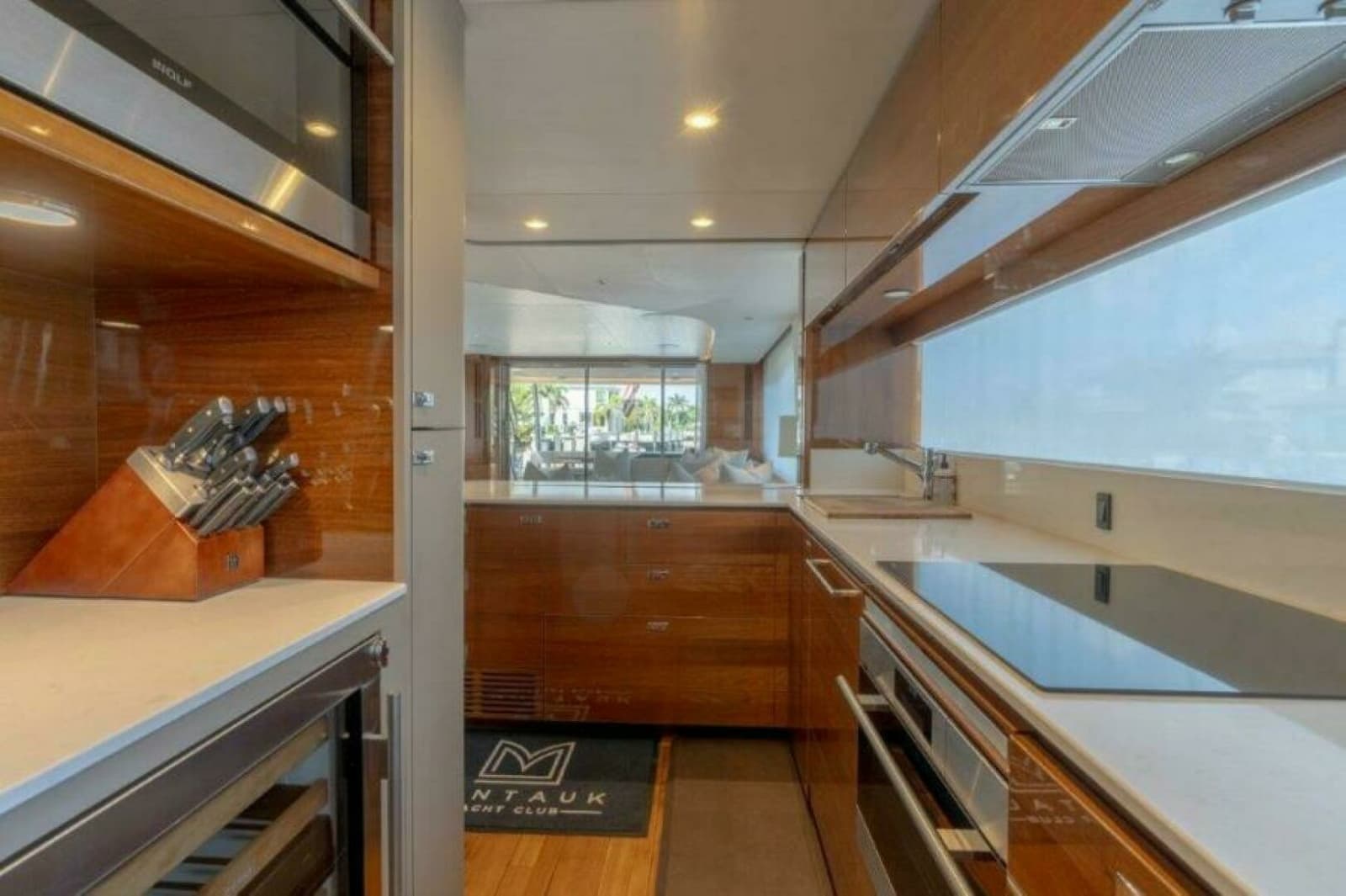 2019 Princess 85 Motor Yacht - Photo 6