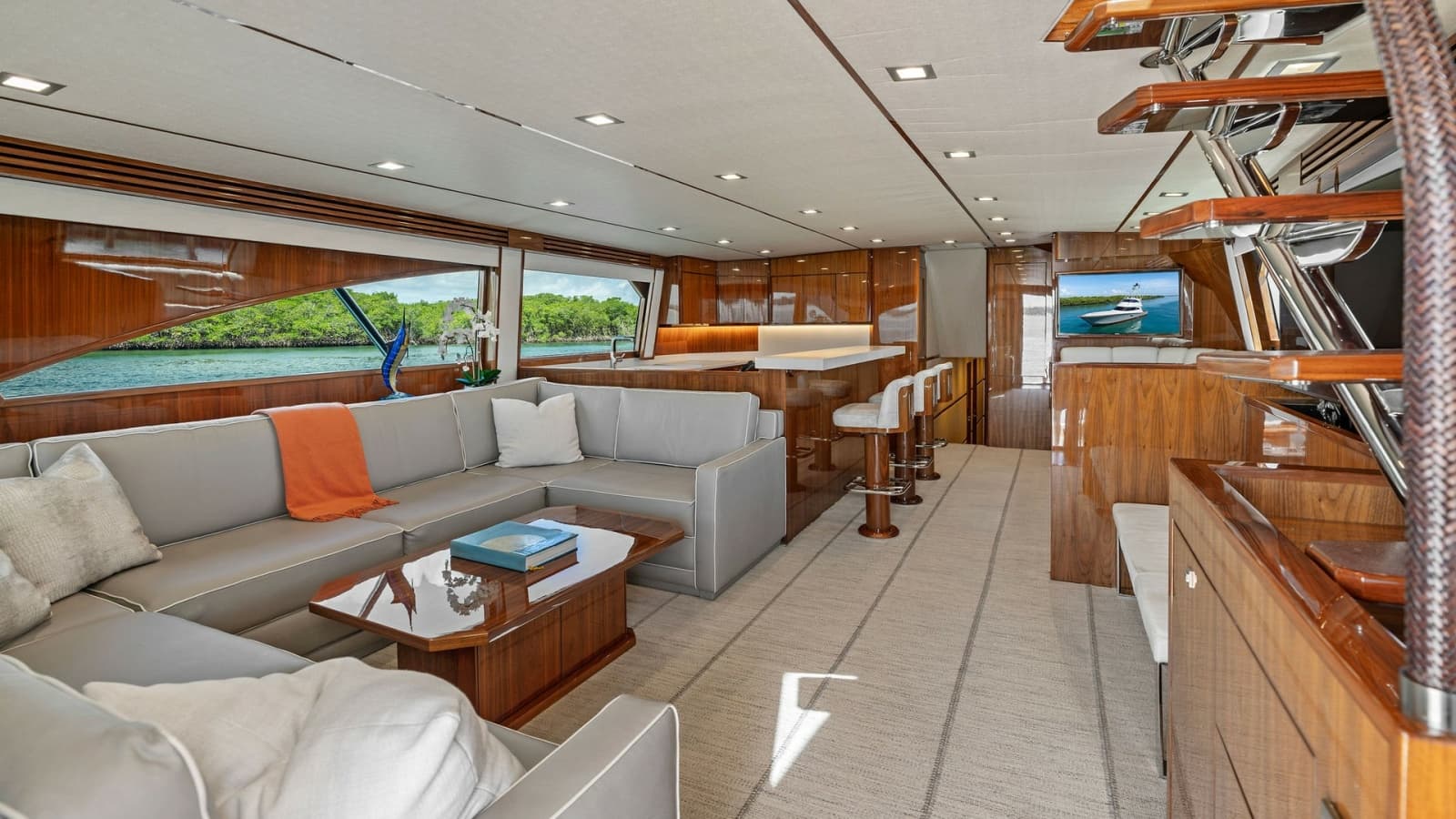 2016 Viking 80 Enclosed Bridge - Photo 9
