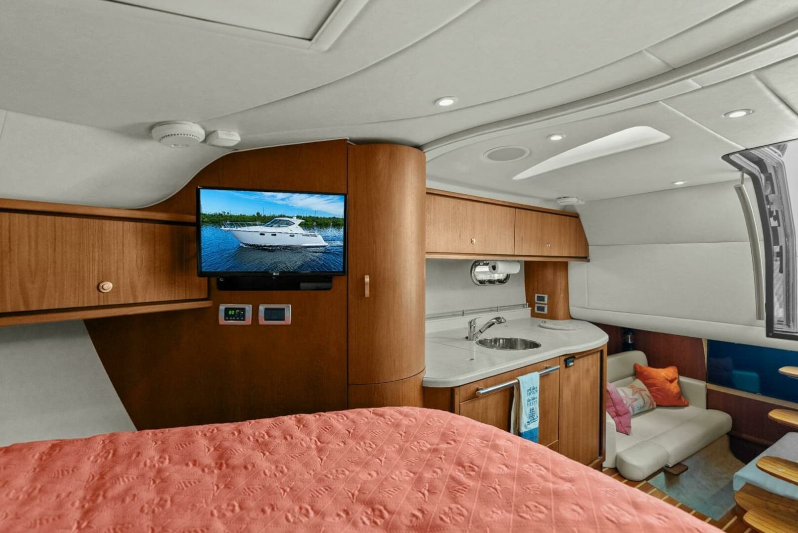 2008 Tiara Yachts 3500 Sovran - Photo 10