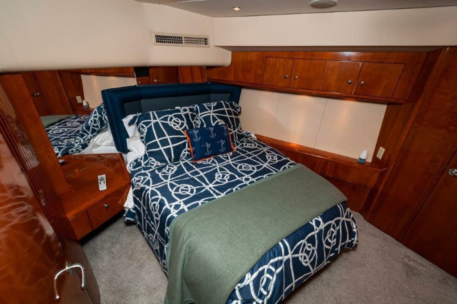 2002 Hatteras 65 Enclosed Bridge - Photo 9
