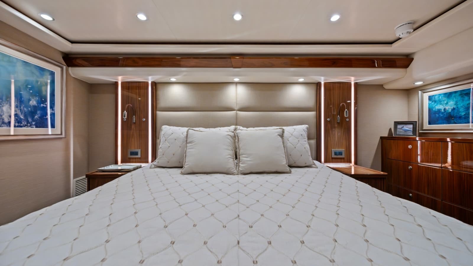 2021 Viking 72 Enclosed Bridge - Photo 38