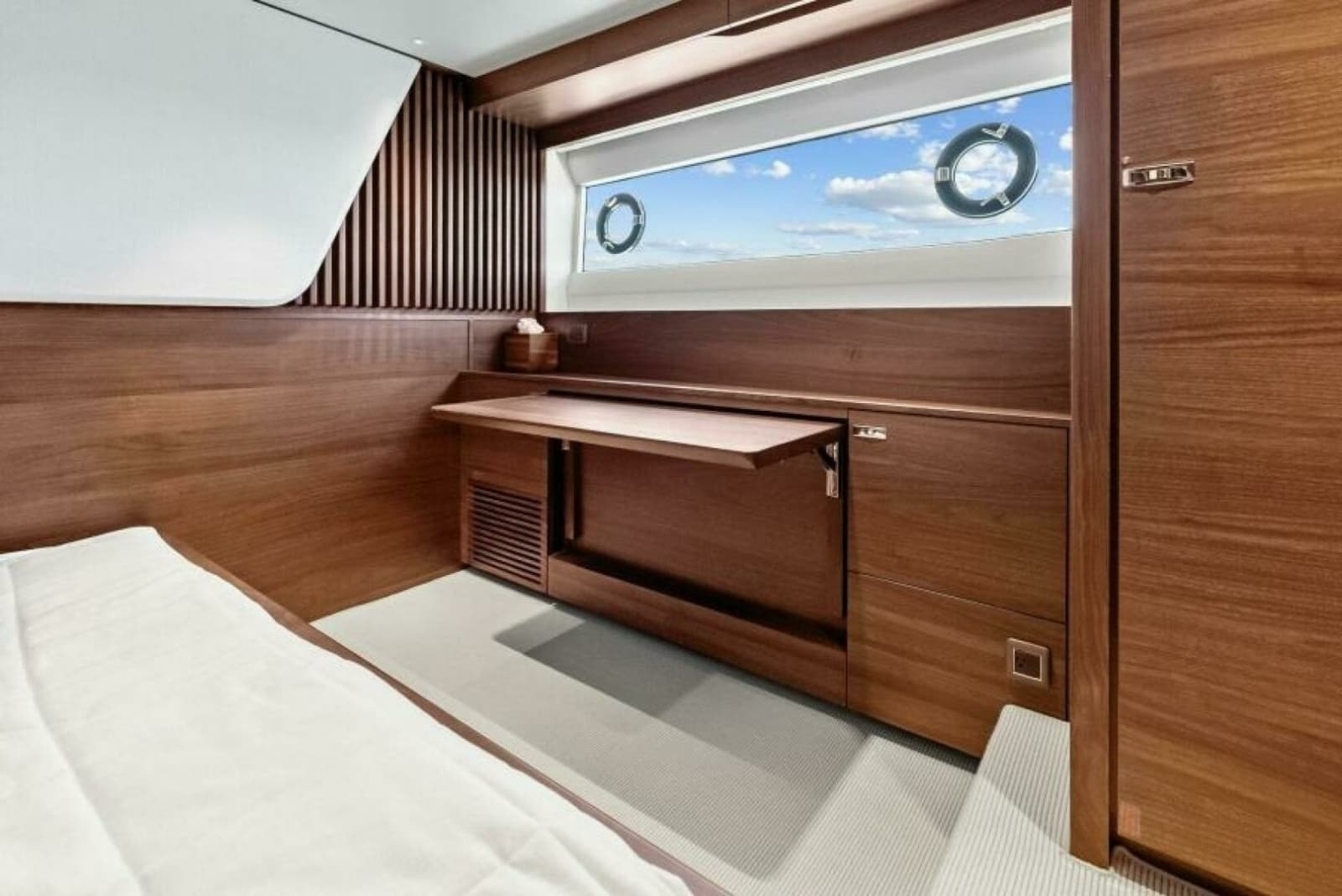 2024 Princess Y72 Motor Yacht - Photo 22