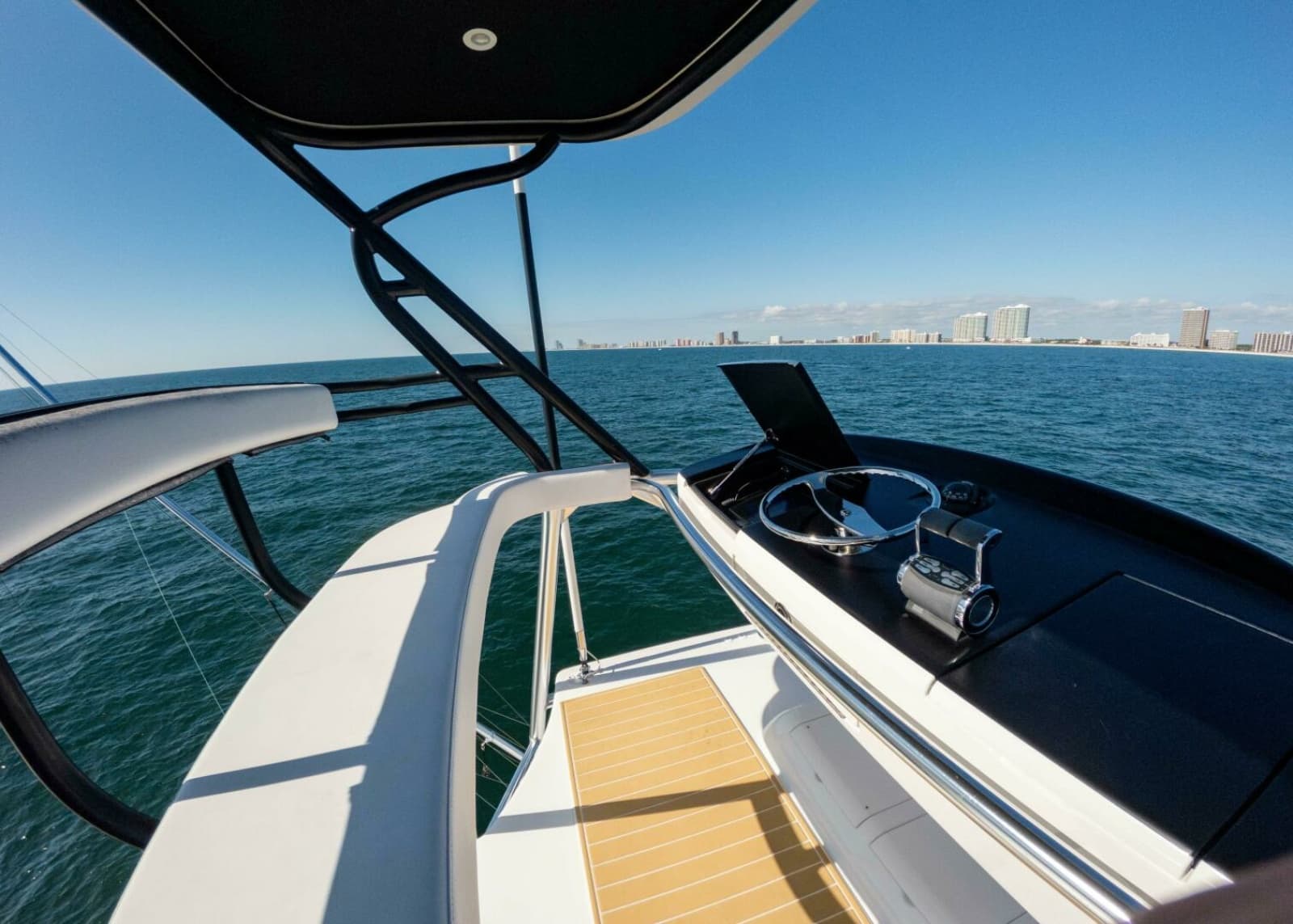 2020 Viking 62 Convertible - Photo 44