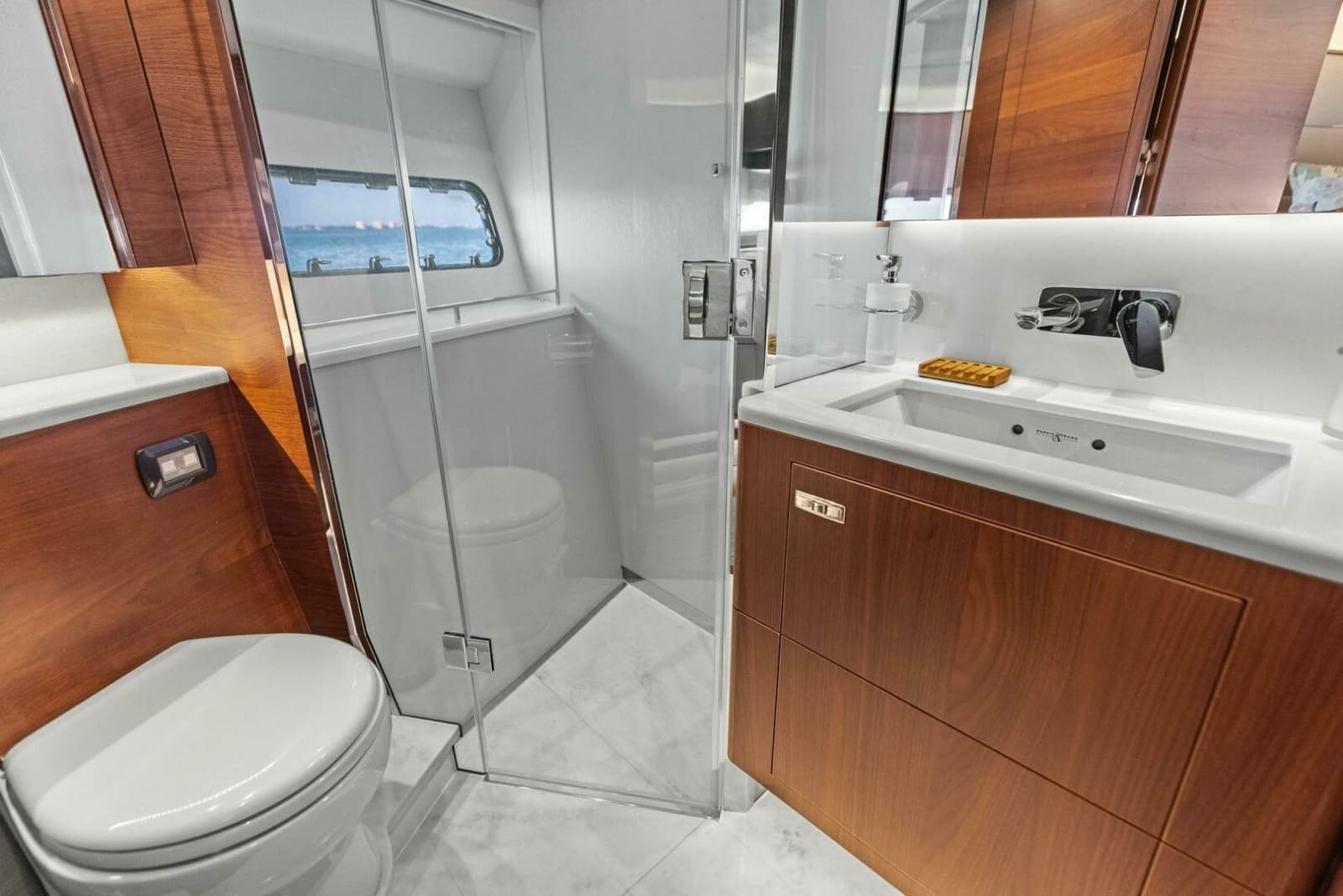 2018 Princess Y75 Motor Yacht - Photo 71