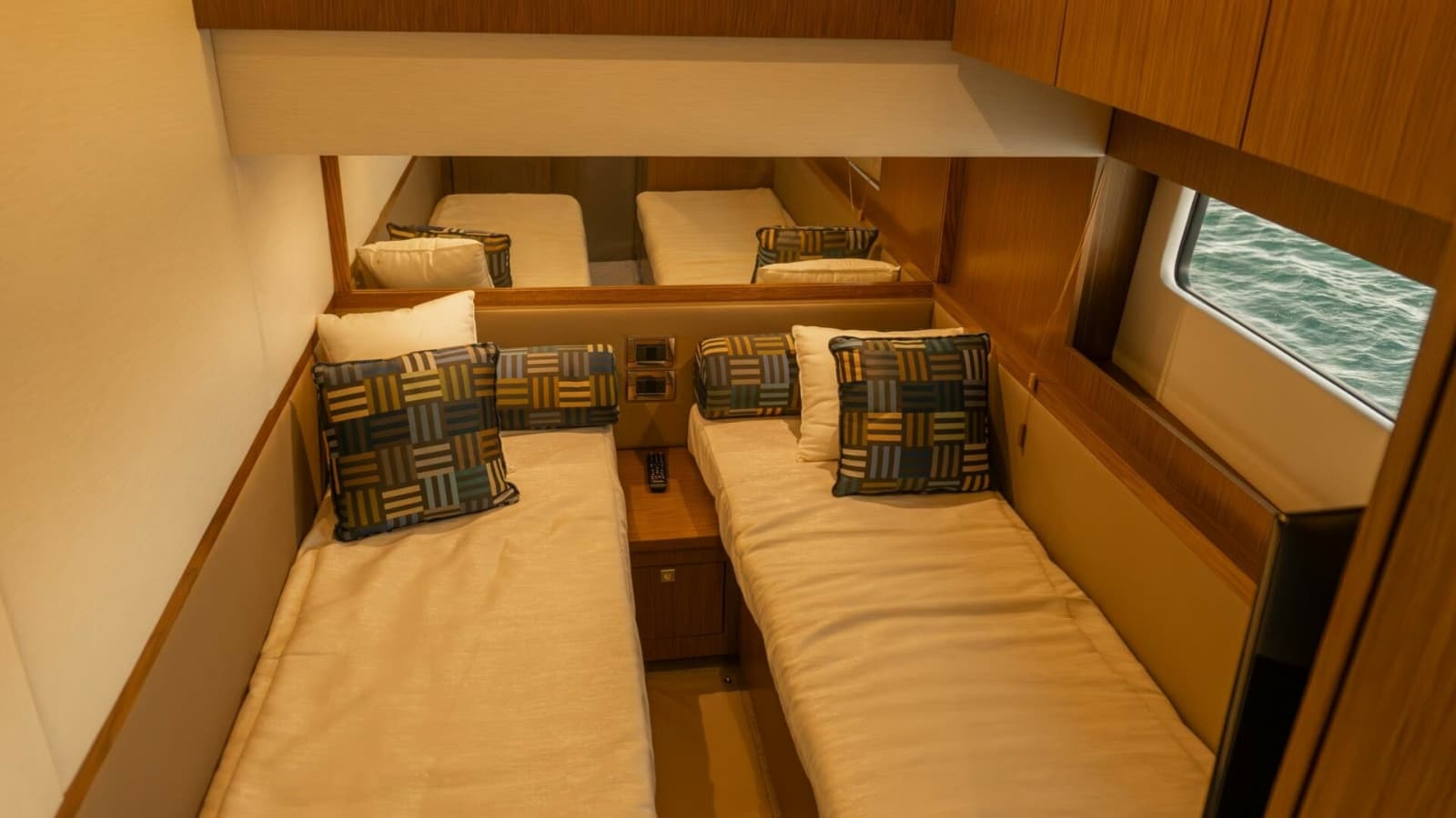 2017 Sea Ray 51 Flybridge - Photo 16