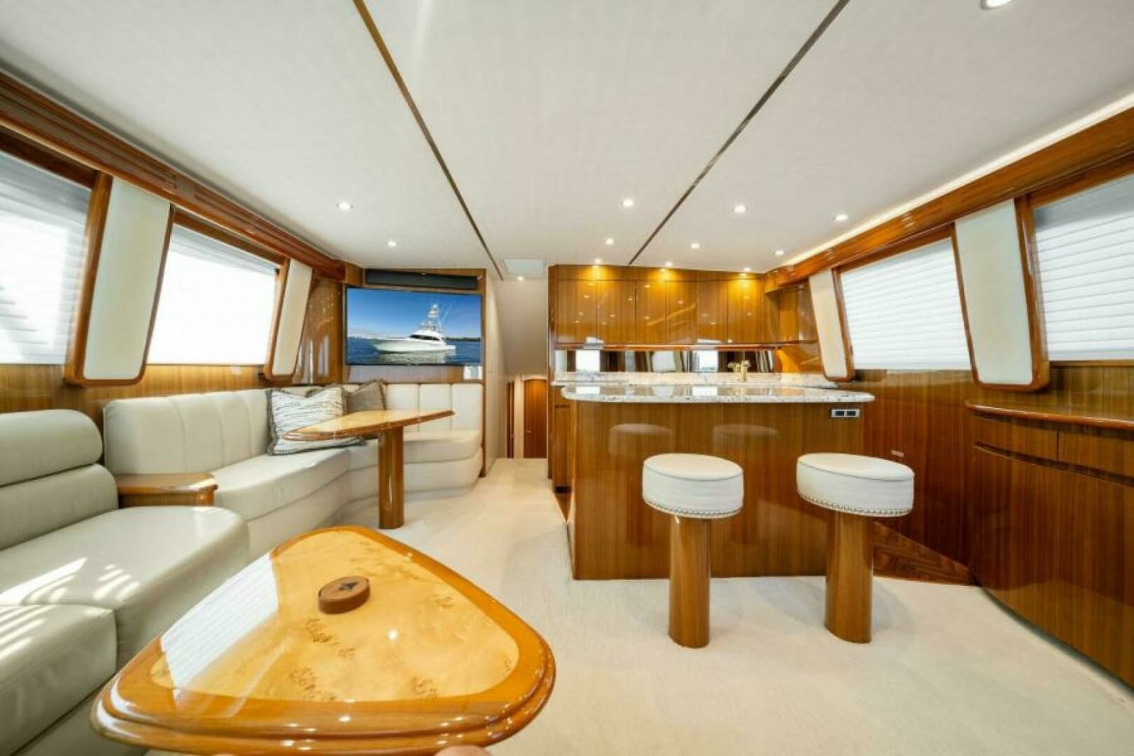 2016 Viking 55 Convertible - Photo 7