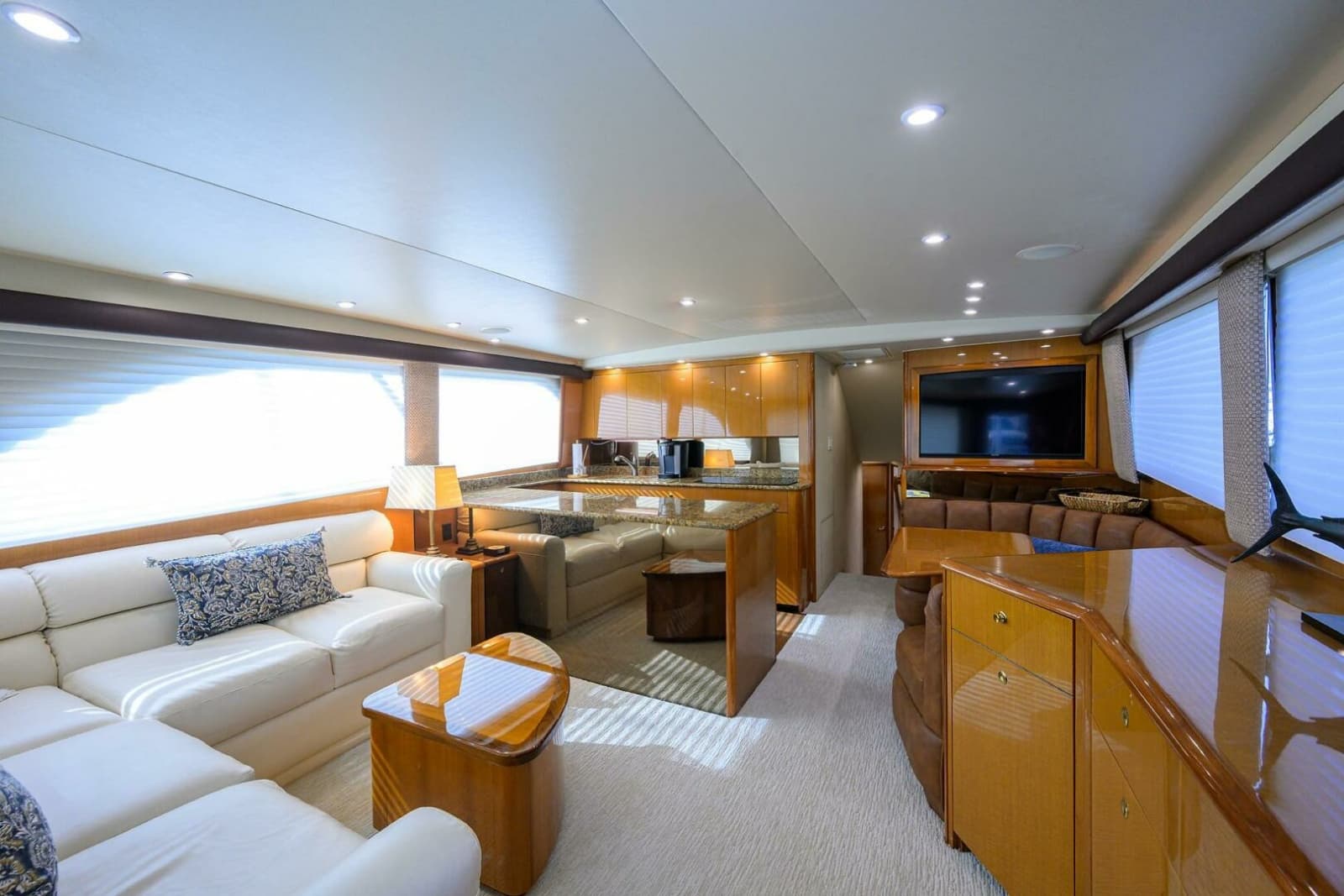2004 Viking 56 Convertible - Photo 35