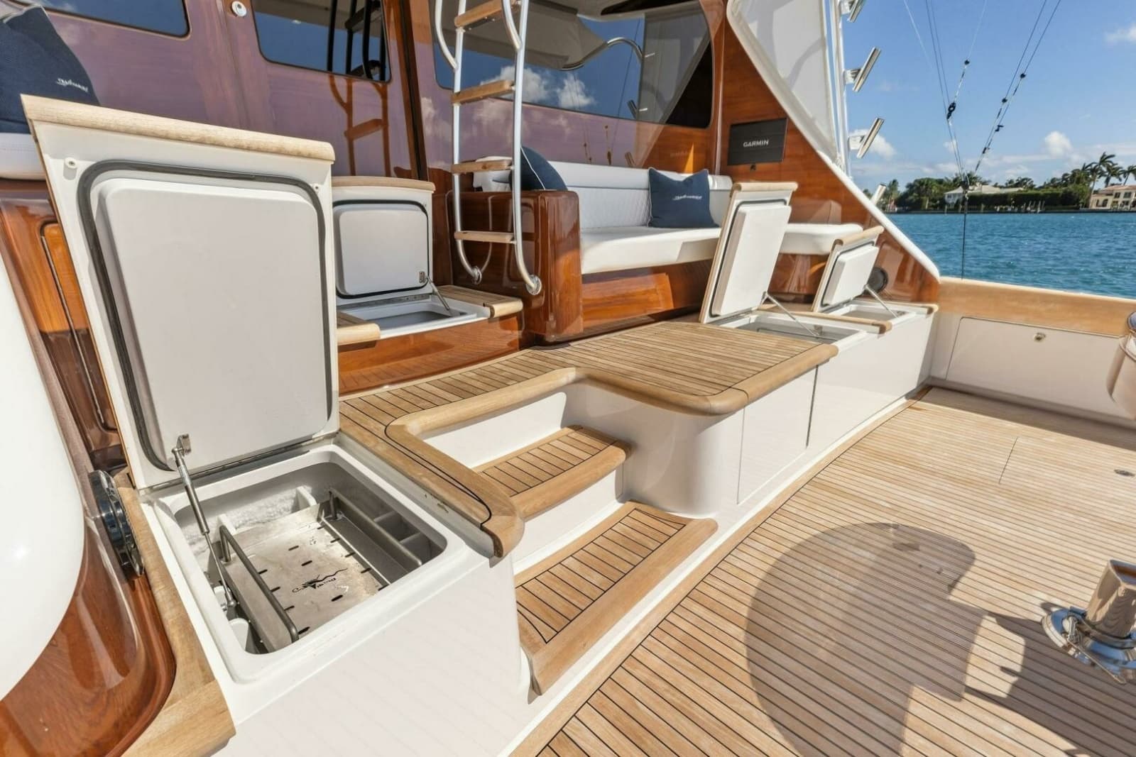 2026 Viking 82 Convertible - Photo 255