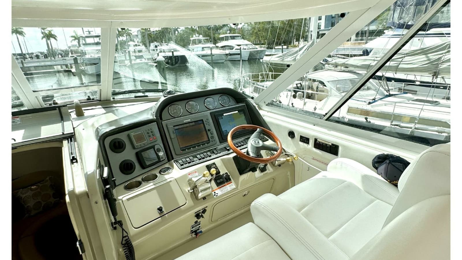 2006 Sea Ray 40 Motor Yacht - Photo 2