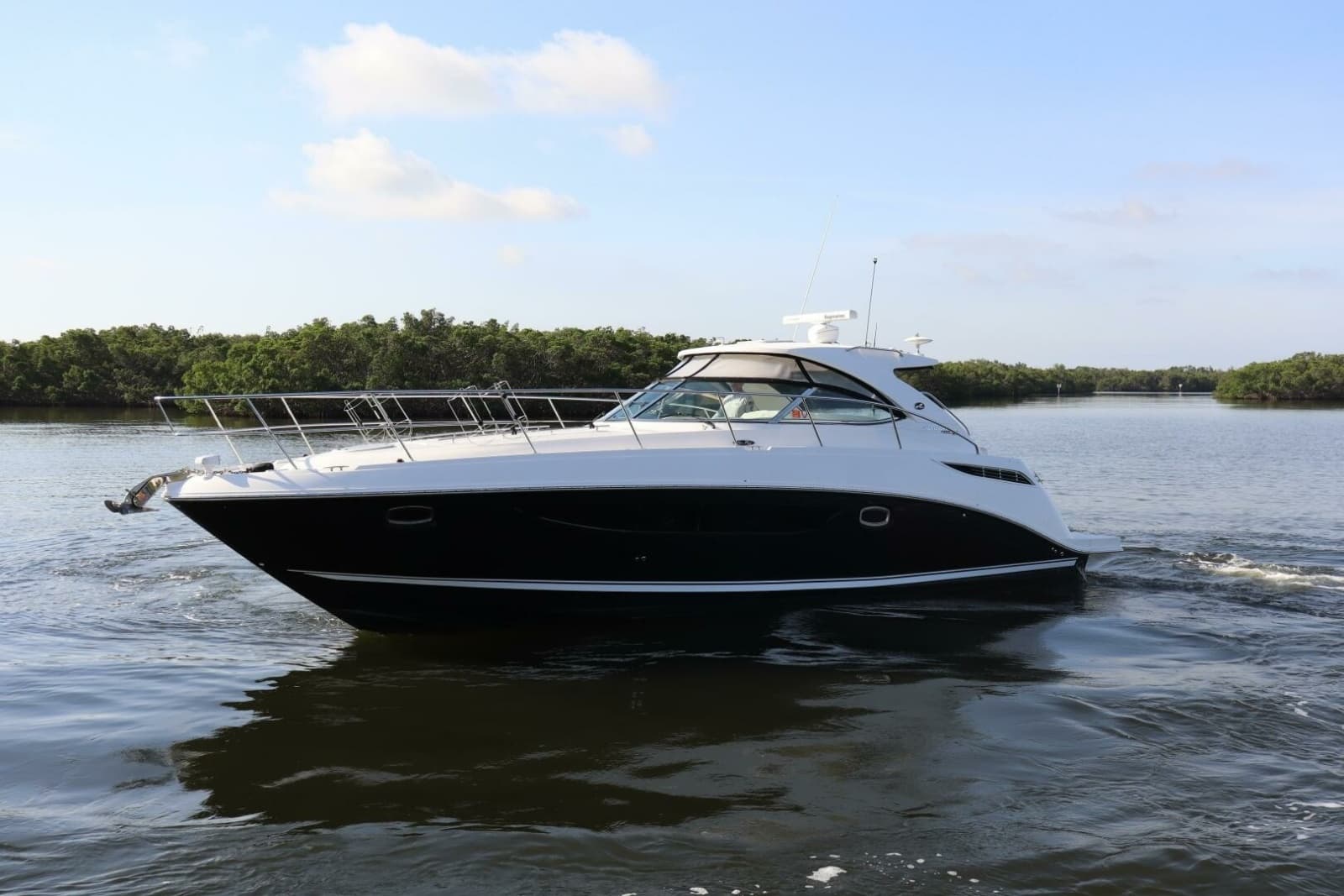 2015 Sea Ray 410 Sundancer - Photo 101