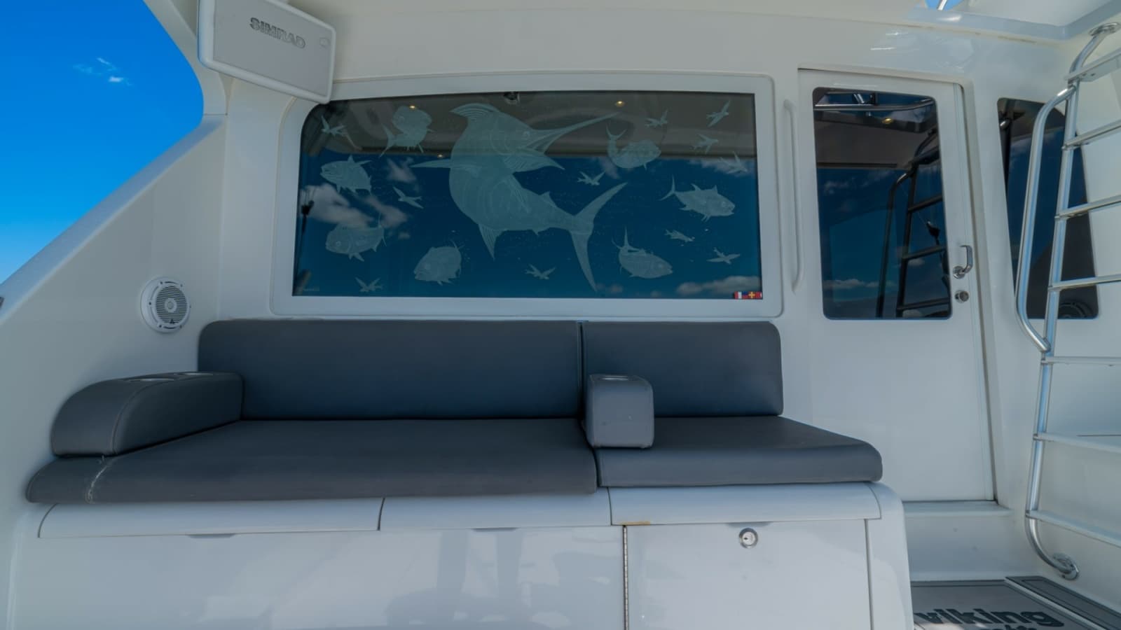 2005 Viking 61 Convertible - Photo 51