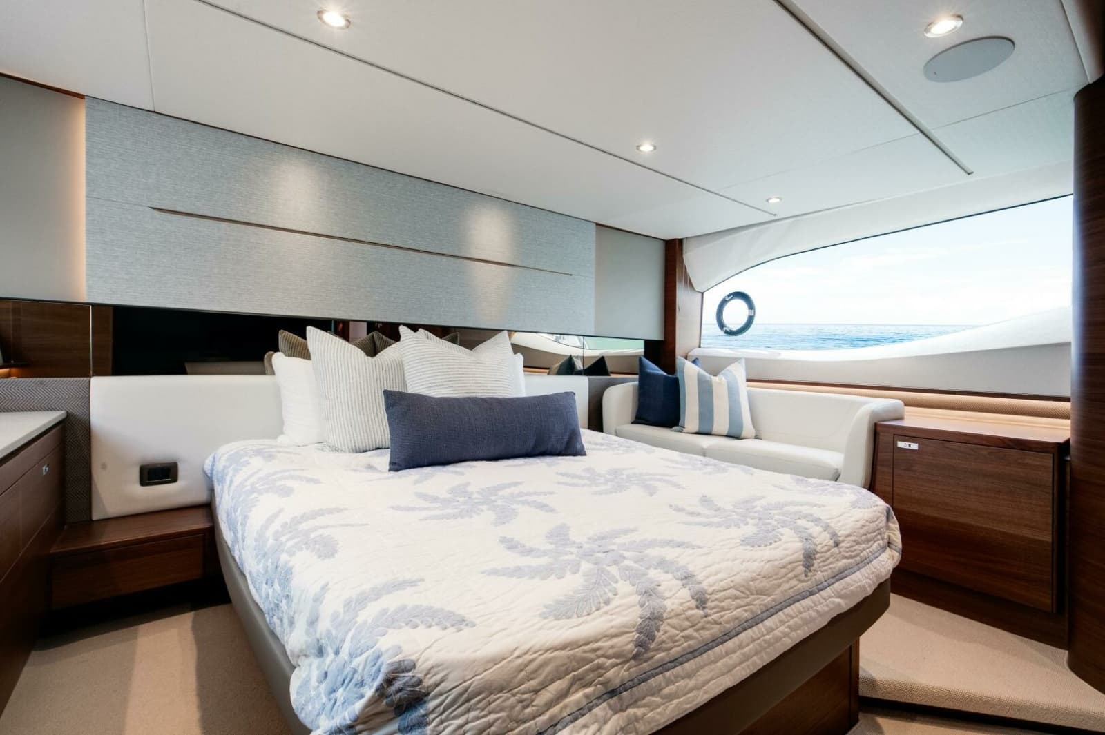 2025 Princess V55 - Photo 9
