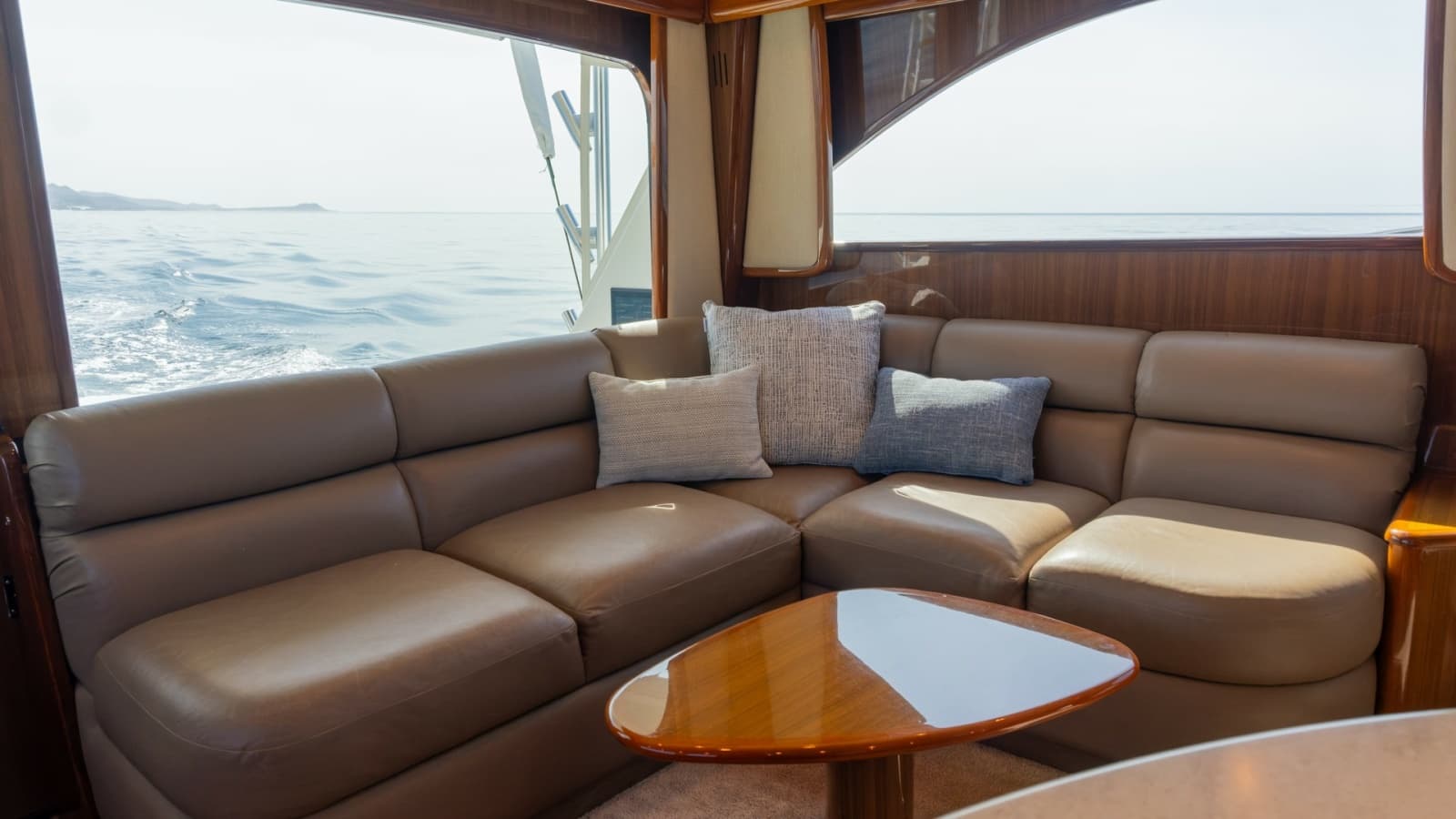 2009 Viking 50 Convertible - Photo 26