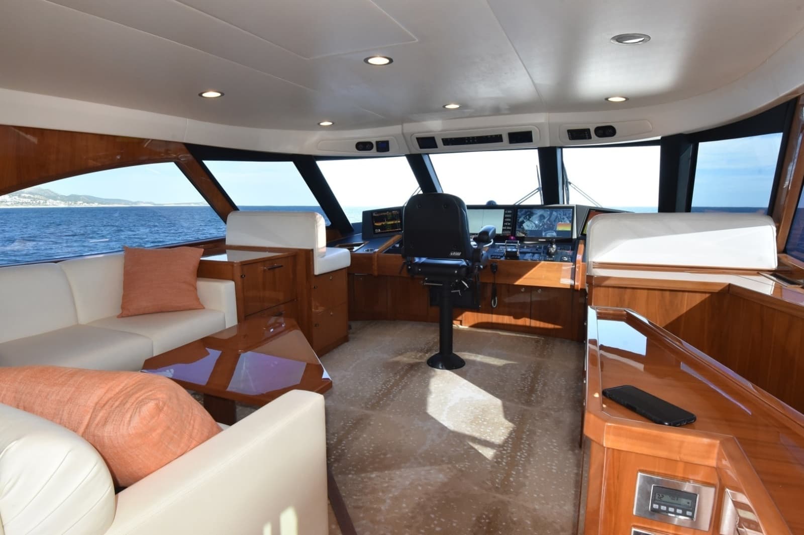 2019 Viking 80 Skybridge - Photo 119