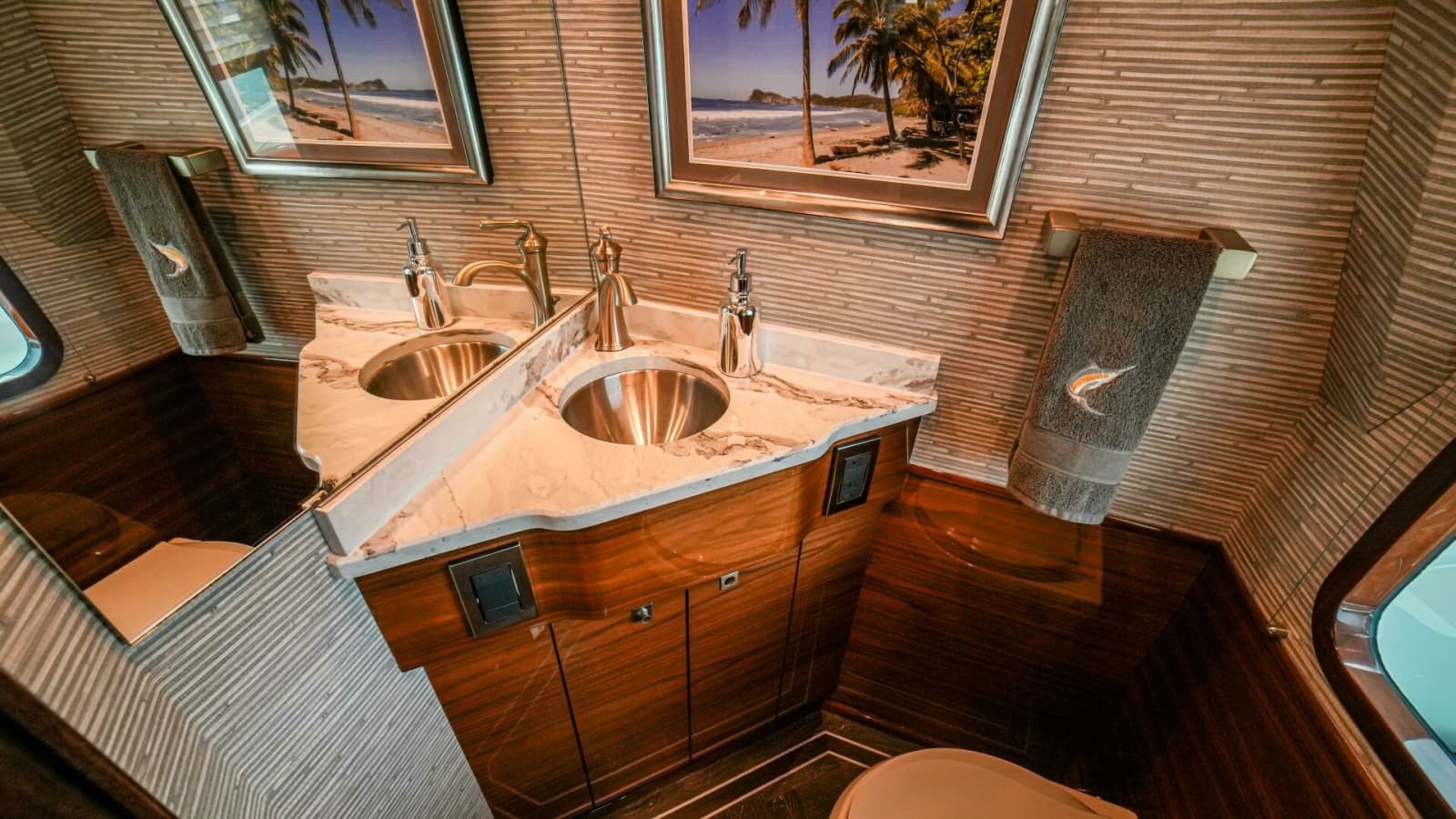 2023 Viking 72 Convertible - Photo 50