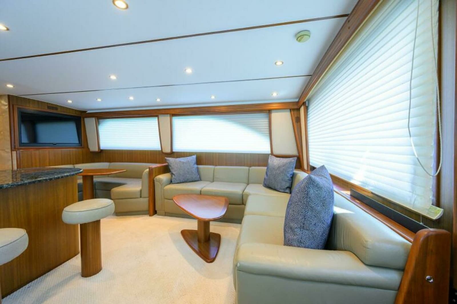 2008 Viking 60 Convertible - Photo 27