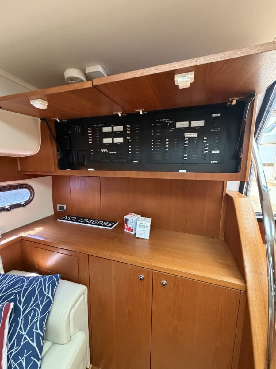 2013 Tiara Yachts 4500 Sovran - Photo 11
