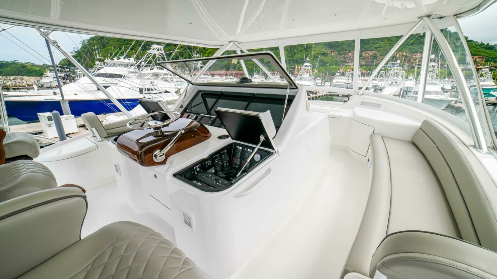 2023 Viking 72 Convertible - Photo 22