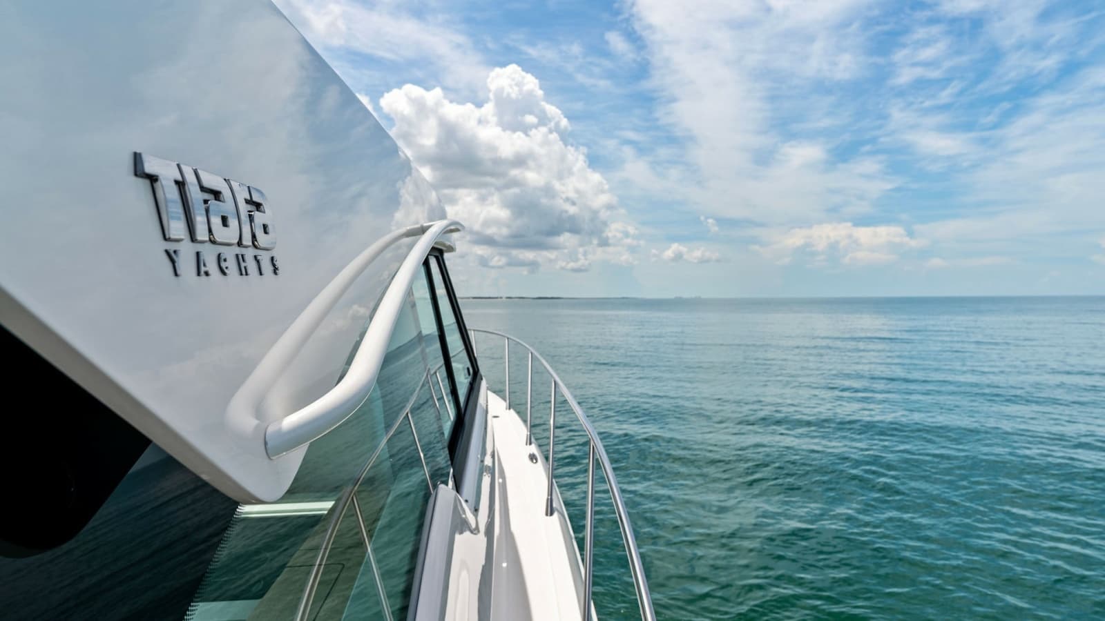 2025 Tiara Yachts 48LE - Photo 32