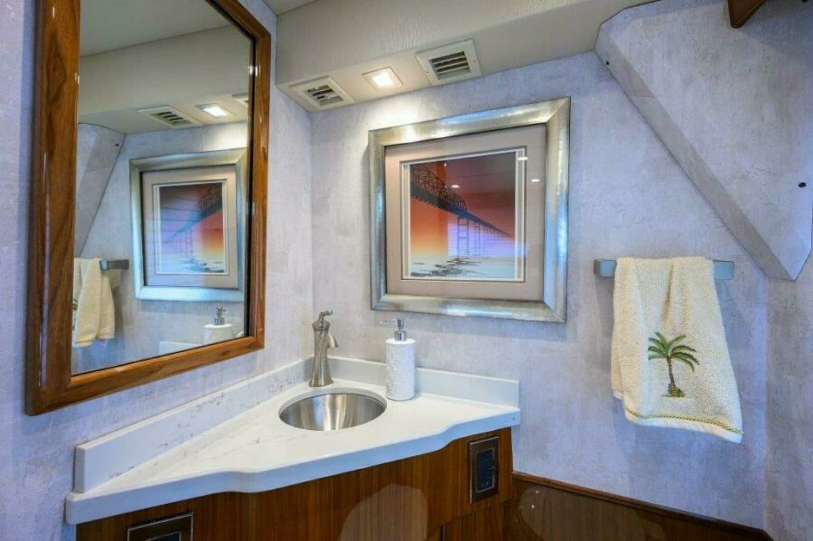 2020 Viking 72 Convertible - Photo 12