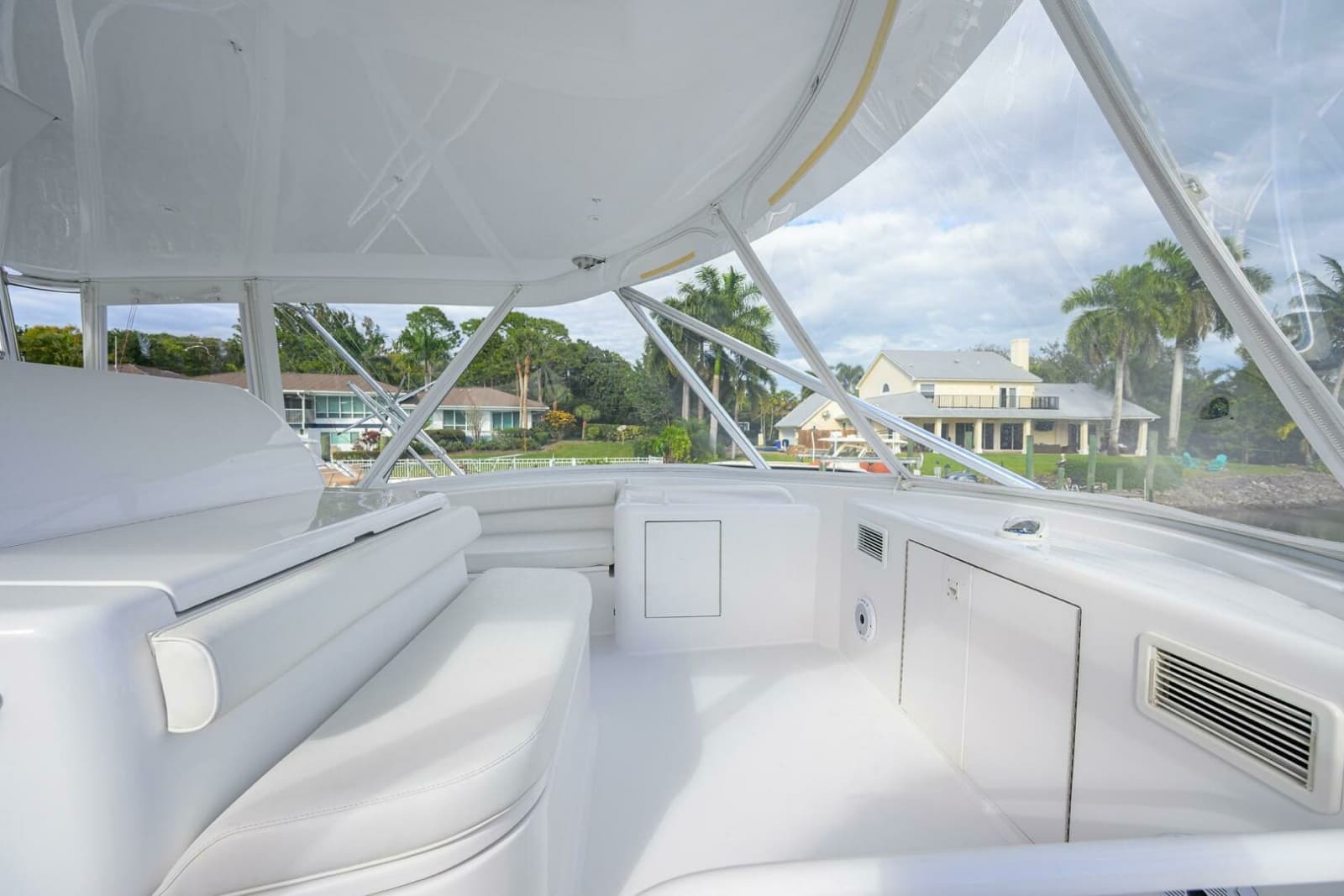 2013 Hatteras GT63 - Photo 27
