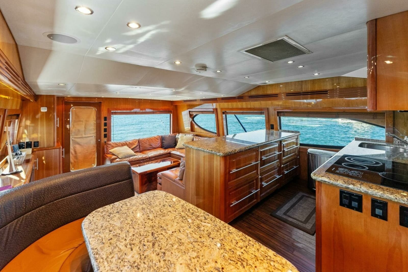 2007 Hatteras 64 Convertible - Photo 12
