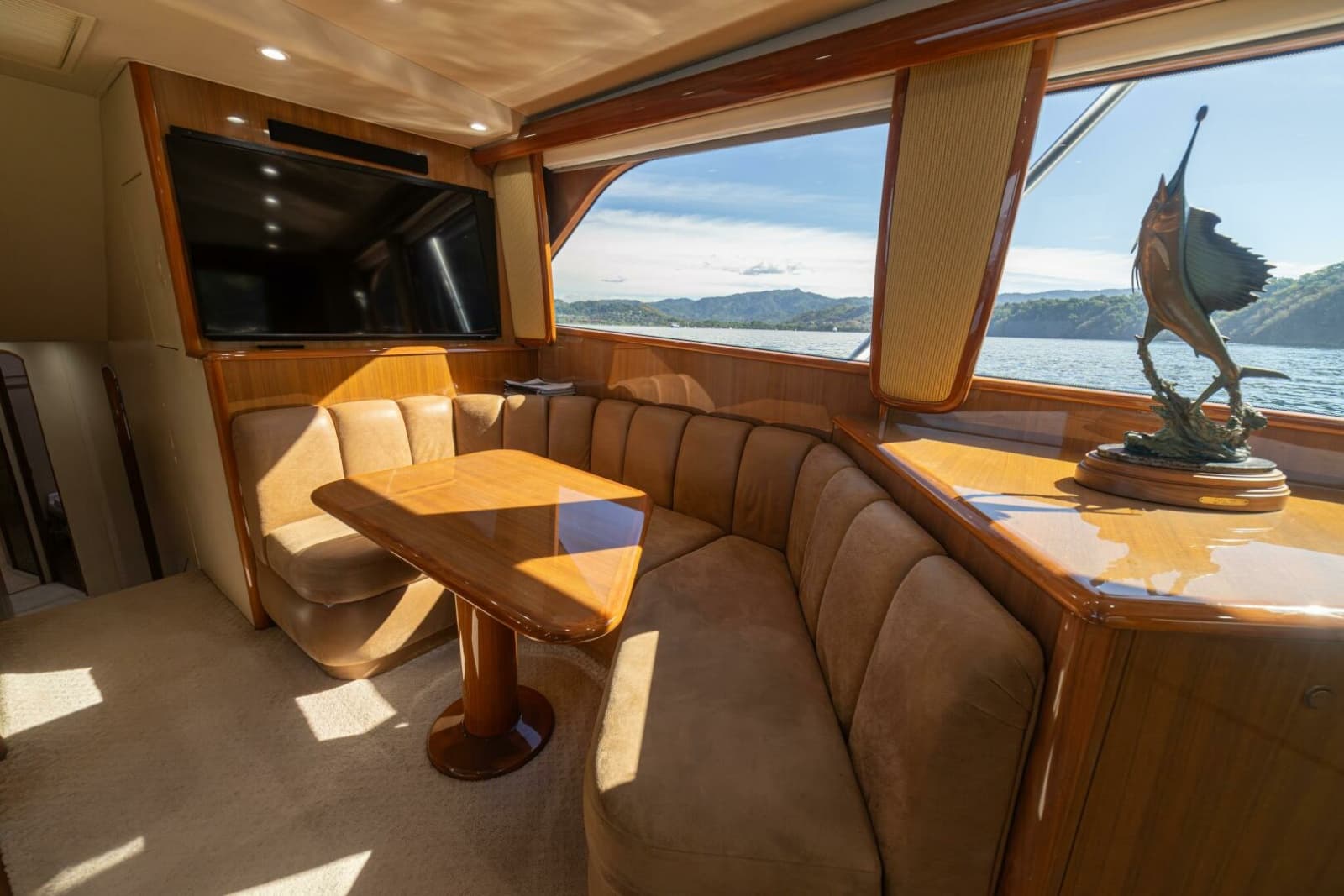 2006 Viking 56 Convertible - Photo 4