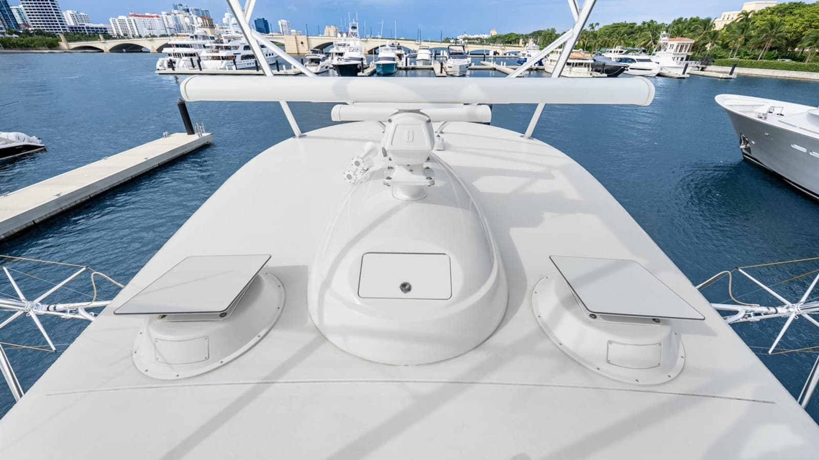 2017 Viking 92 Enclosed Bridge - Photo 30