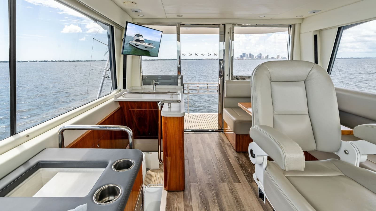 2021 Riviera 57 Enclosed Bridge - Photo 52