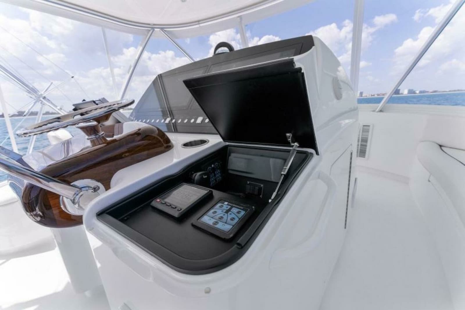 2021 Viking 54 Convertible - Photo 55