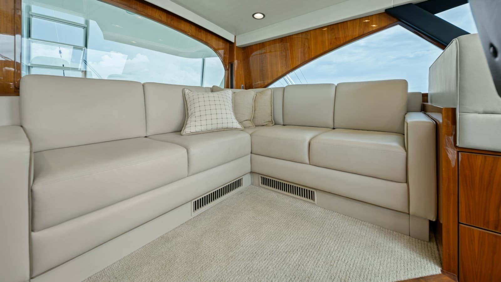2021 Viking 72 Enclosed Bridge - Photo 11