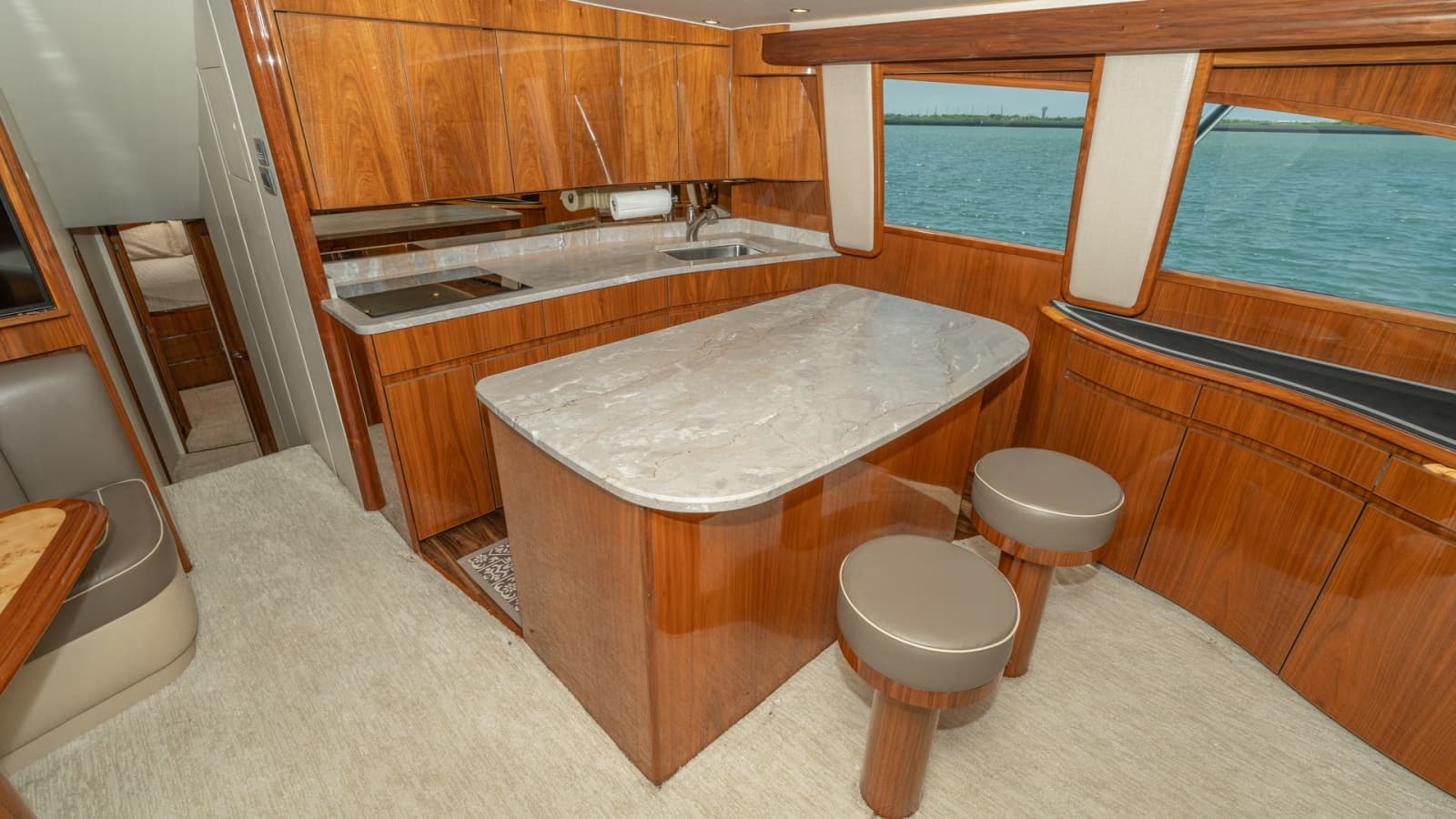 2017 Viking 55 Convertible - Photo 16