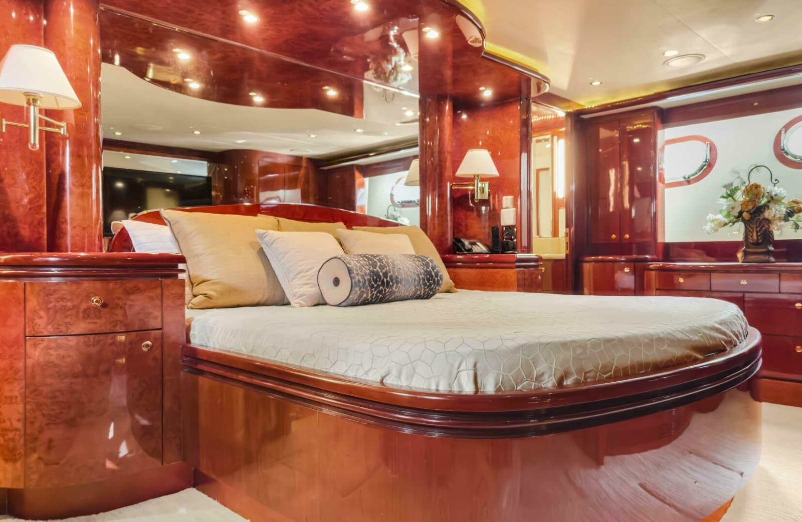2005 Ocean Alexander 80 motoryacht - Photo 43