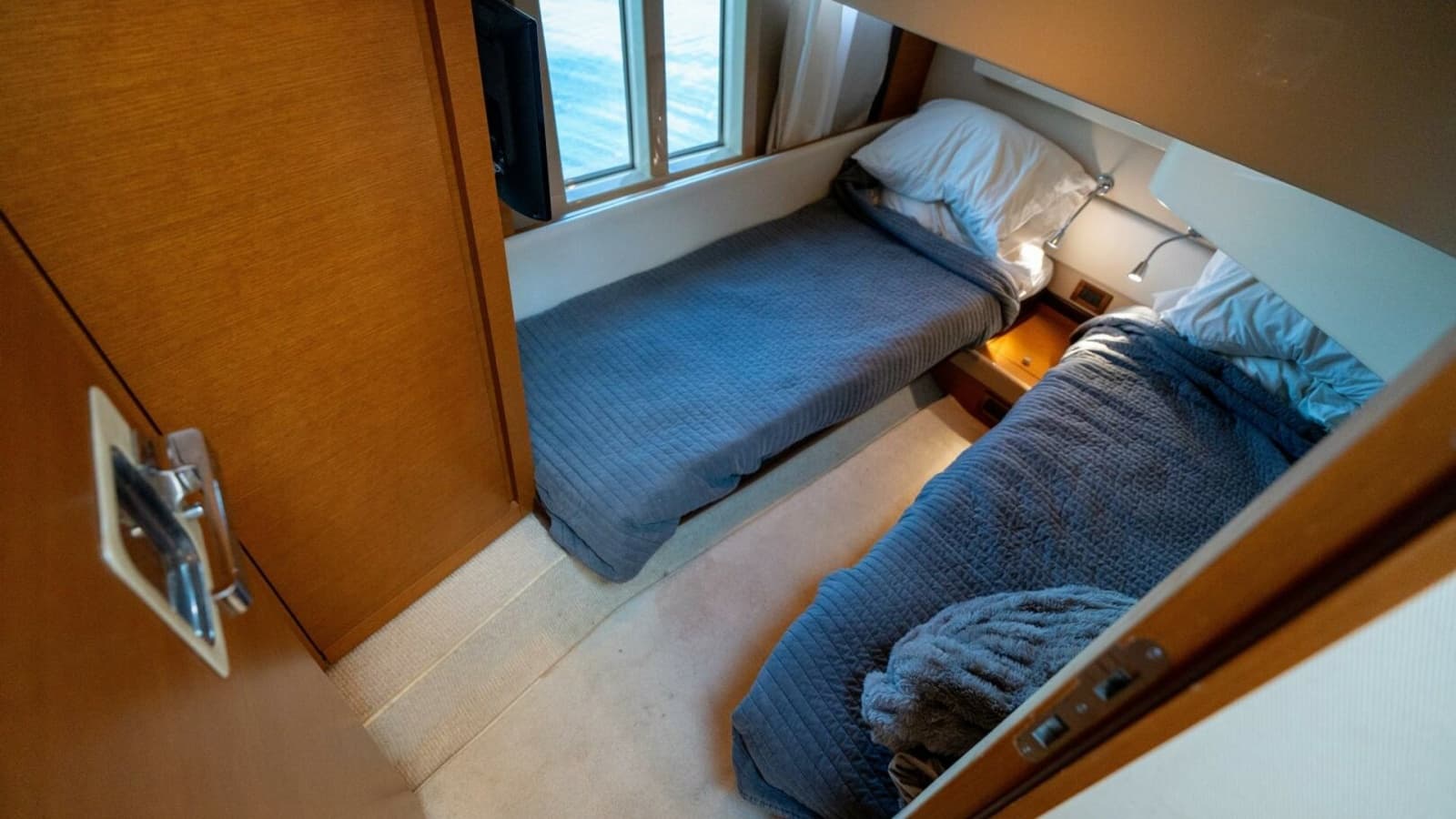 2013 Azimut 40 Flybridge - Photo 45